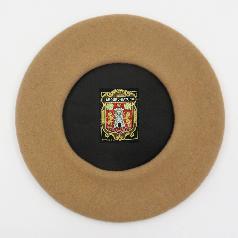 Béret basque avec écusson bayonne