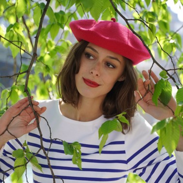 Classic Fushia Beret Woman